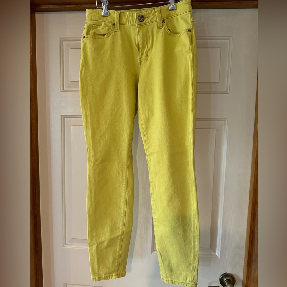 CAbi CURVY FIT Citron Yellow Skinny Jean Stretch #5092 Size 6 Mid Rise Pants